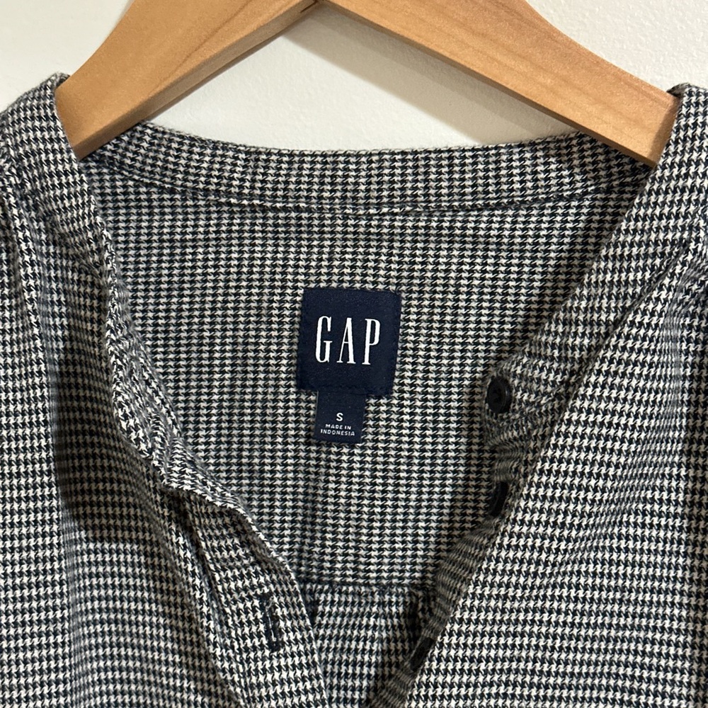 GAP Monochrome Houndstooth Top